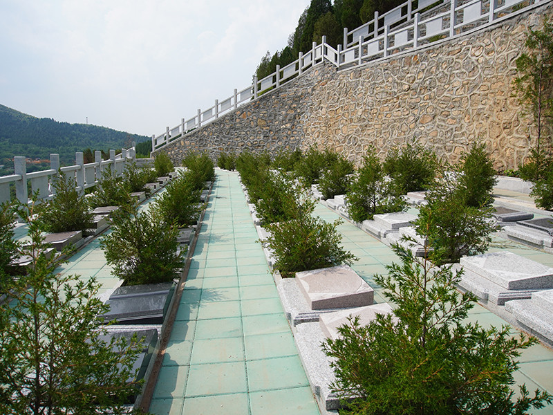 官山陵園碑型